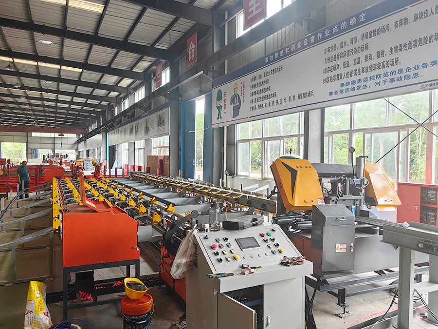 數(shù)控鋸切套絲打磨生產線1